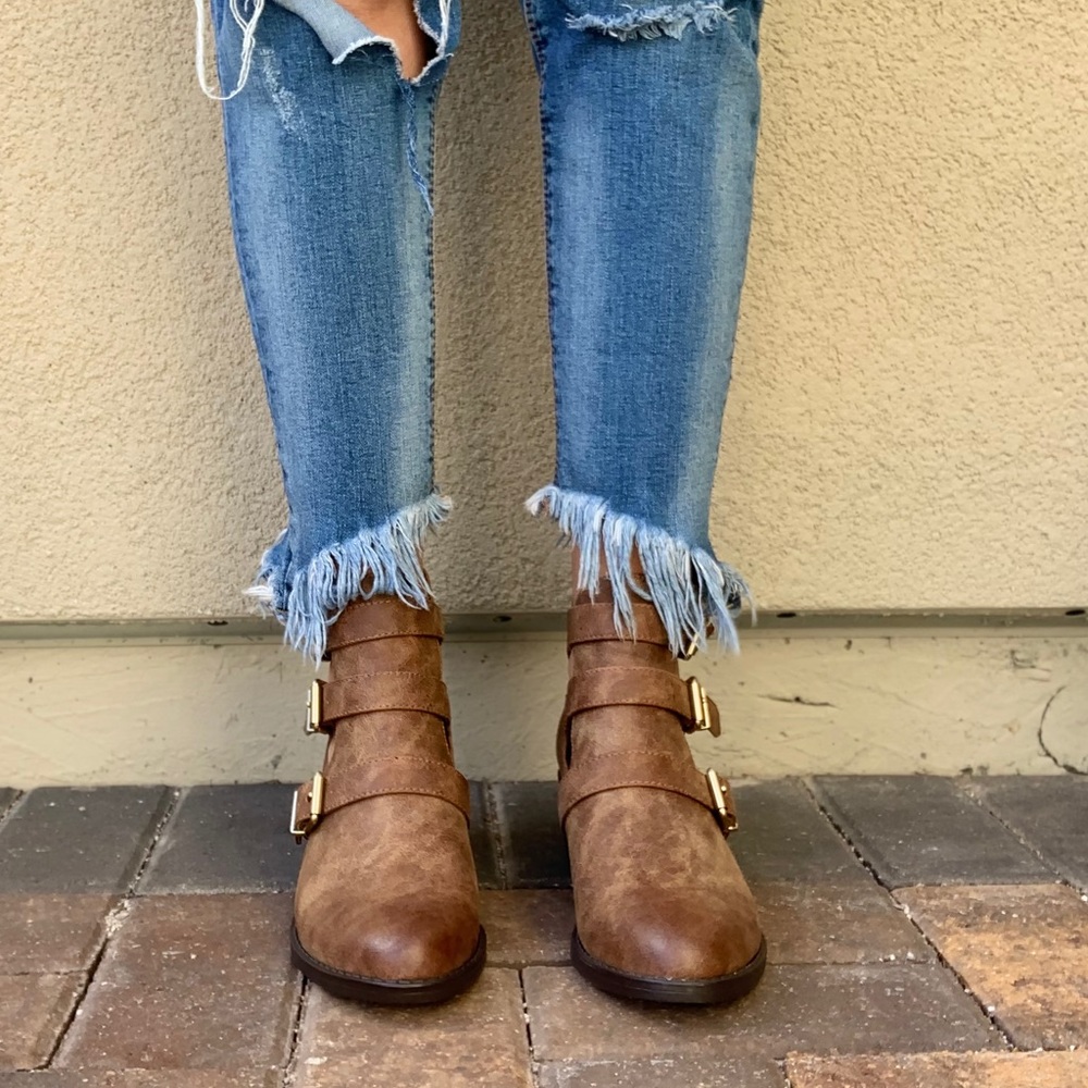 NIB Cognac Vegan Leather Buckle Ankle Booties - Picture 4 of 8